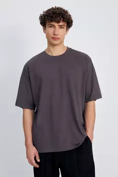 Футболка из хлопка с нагрудным карманом