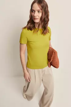 Футболка полуприлегающего силуэта