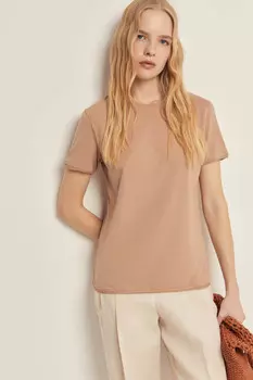 Футболка приталенного силуэта