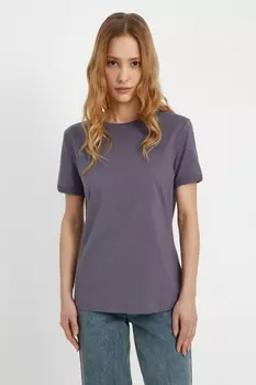 Футболка приталенного силуэта