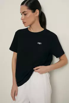 Футболка прямого силуэта с вышивкой