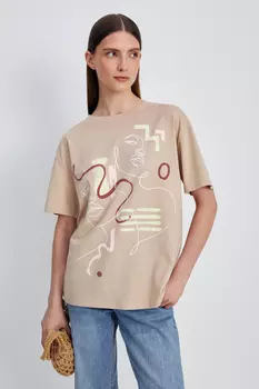 Футболка с абстрактным принтом