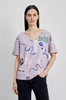 Футболка с абстрактным принтом