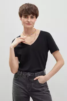 Футболка с v-образным вырезом