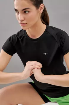 Футболка женская