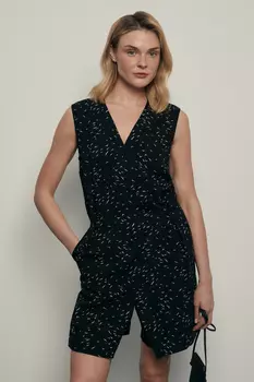Комбинезон с v-образным вырезом без рукавов