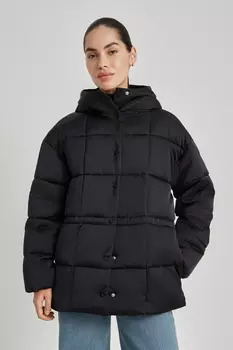 Куртка на кнопках с капюшоном