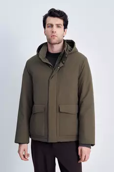 Куртка прямого силуэта с воротником-стойкой