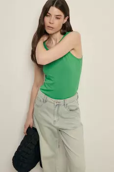 Майка приталенного силуэта