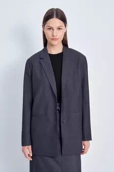 Однобортный жакет прямого силуэта