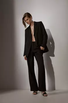 Однобортный жакет с карманами