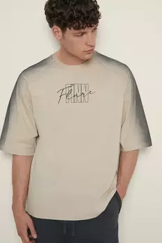 Оверсайз футболка с контрастной отделкой