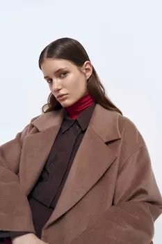 Пальто из шерсти с поясом