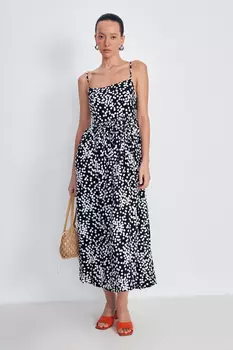 Платье с карманами