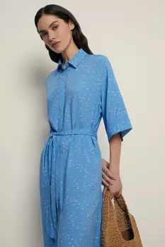 Платье с коротким рукавом и поясом