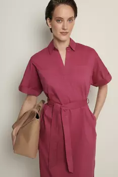 Платье с нагрудными карманами и поясом