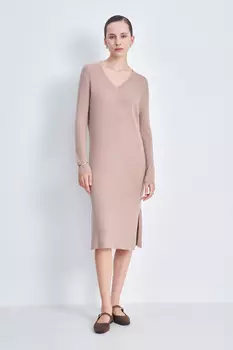 Платье с v-образным вырезом