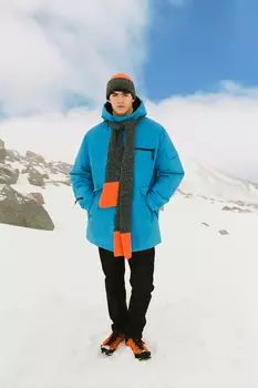 Полупальто утепленное с капюшоном