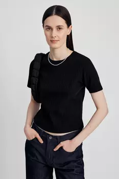 Приталенная футболка в рубчик