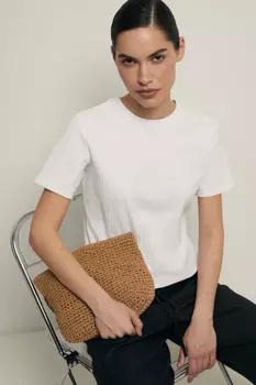 Приталенная футболка в рубчик