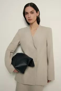 Приталенный жакет с необработанным краем