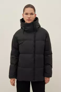 Пуховик из водонепроницаемой ткани