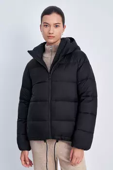 Пуховик с капюшоном и воротником-стойкой