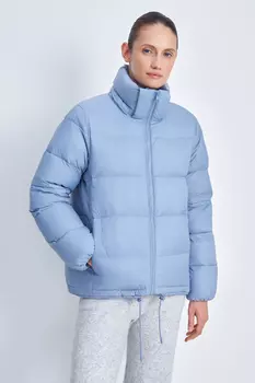 Пуховик с капюшоном и воротником-стойкой