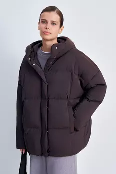 Пуховик с капюшоном и воротником-стойкой