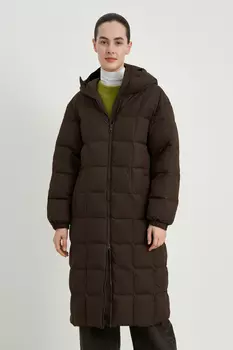 Пуховое пальто с капюшоном