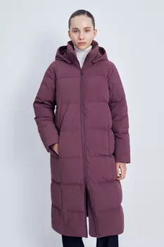 Пуховое пальто с капюшоном и воротником-стойкой