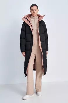 Пуховое пальто с капюшоном свободного силуэта