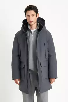 Пуховое пальто с накладными карманами