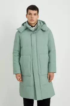 Пуховое пальто с воротником-стойкой