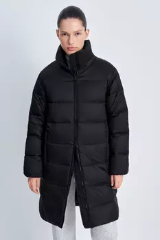 Пуховое пальто с воротником-стойкой