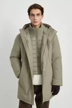 Пуховое полупальто с капюшоном и воротником-стойкой