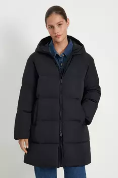 Пуховое полупальто с капюшоном и воротником-стойкой