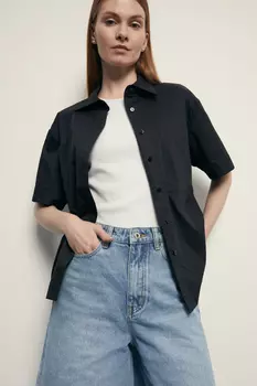 Рубашка с коротким рукавом и нагрудными карманами