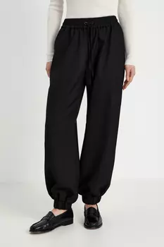 Спортивные брюки зауженного кроя на резинке