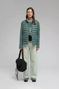 Стеганый пуховый жилет