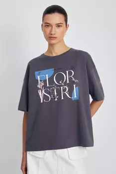 Свободная футболка с принтом