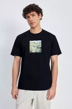 Свободная футболка с принтом