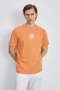 Свободная футболка с принтом