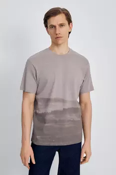 Свободная футболка с принтом