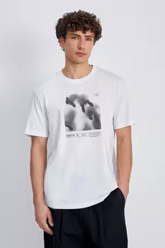 Свободная футболка с принтом