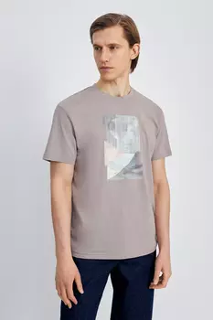 Свободная футболка с принтом