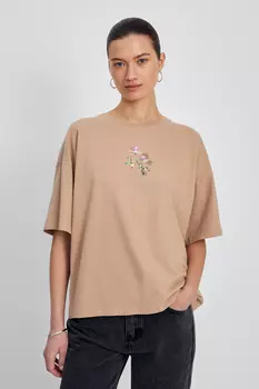 Свободная футболка с принтом