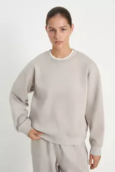 Толстовка свободного силуэта