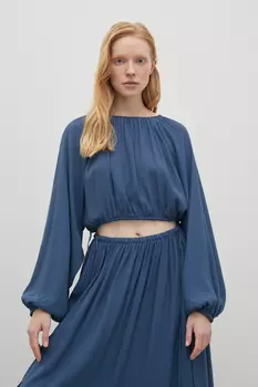 Топ с объемными рукавами