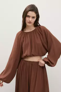 Топ с объемными рукавами